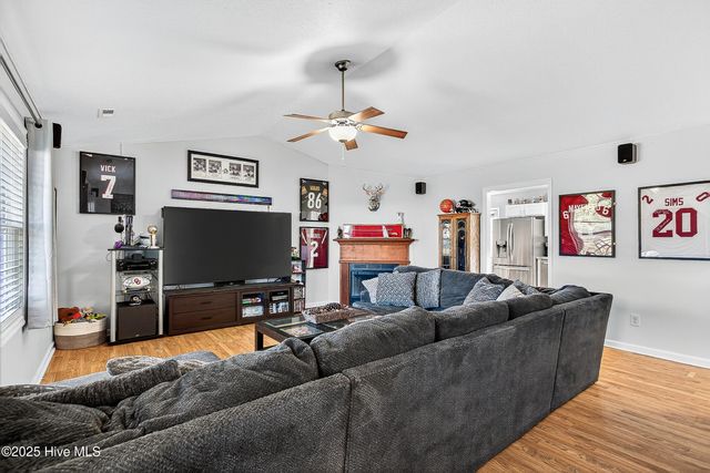 109 Jenna Rea Road, Hubert, NC 28539