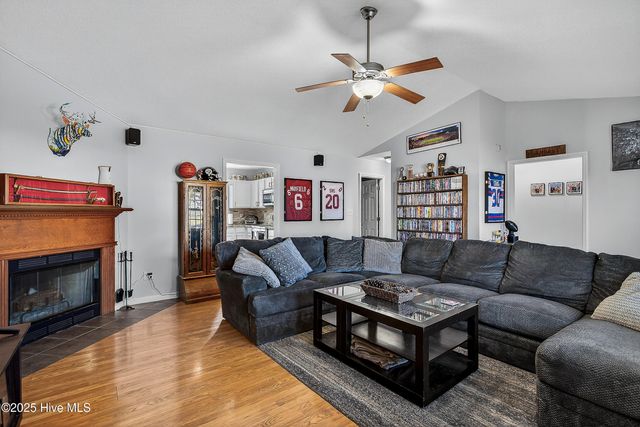 109 Jenna Rea Road, Hubert, NC 28539