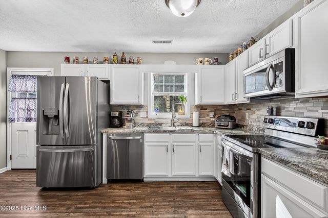 109 Jenna Rea Road, Hubert, NC 28539