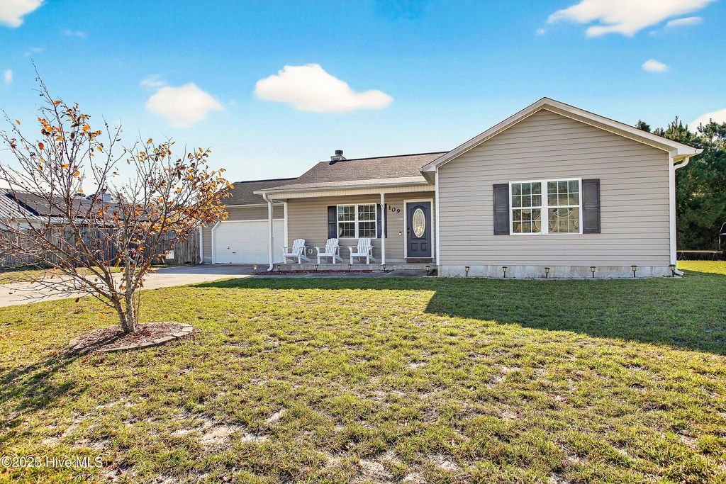 109 Jenna Rea Road, Hubert, NC 28539