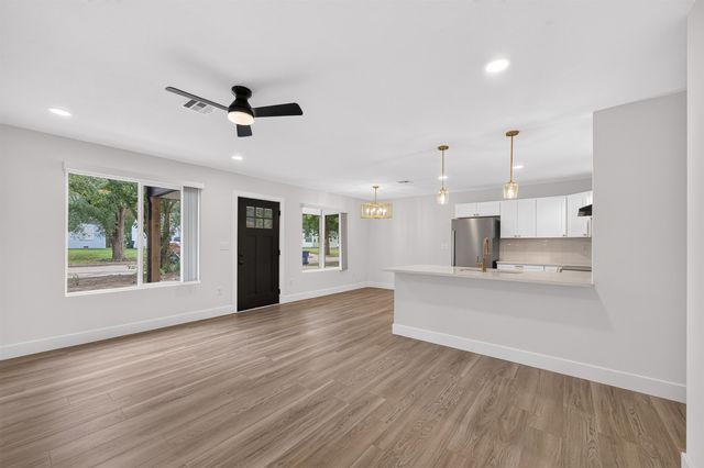 1745 N Chautauqua, Wichita, KS 67214