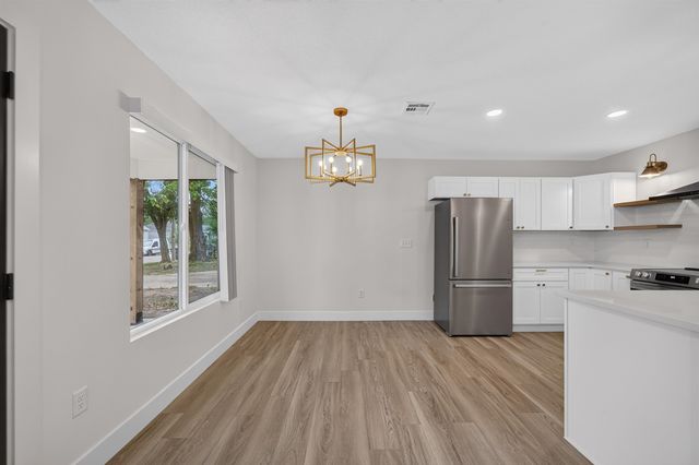 1745 N Chautauqua, Wichita, KS 67214