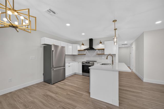 1745 N Chautauqua, Wichita, KS 67214
