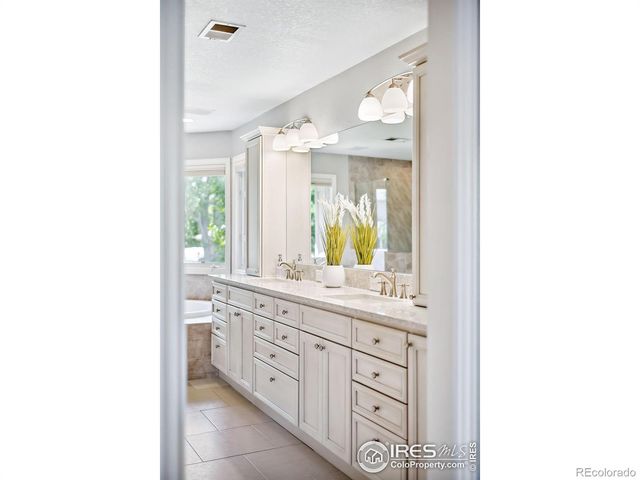 535 Sawtooth Point, Lafayette, CO 80026