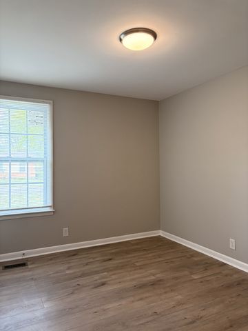 401 Watts Dr, Columbia, TN 38401