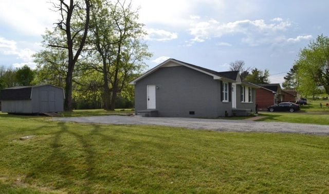 401 Watts Dr, Columbia, TN 38401