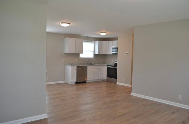 401 Watts Dr, Columbia, TN 38401