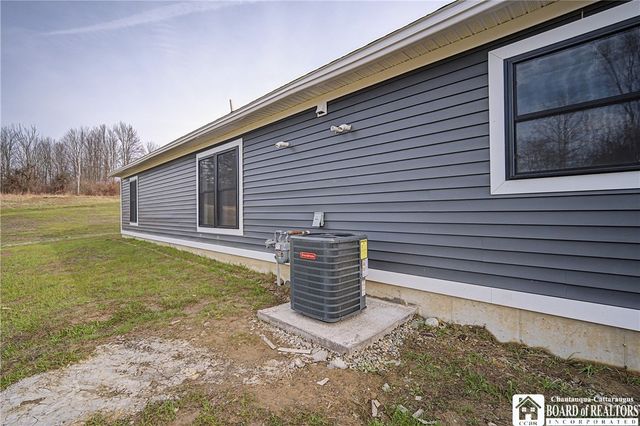 2949 West Oak Hill Rd, Ellicott, NY 14701