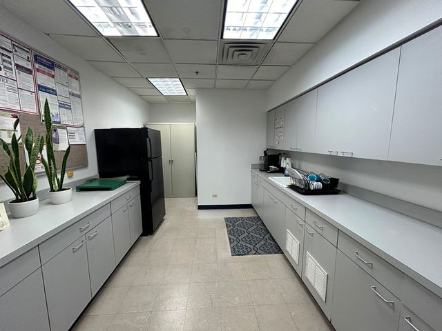 8150 Lehigh Avenue OFFICE, Morton Grove, IL 60053