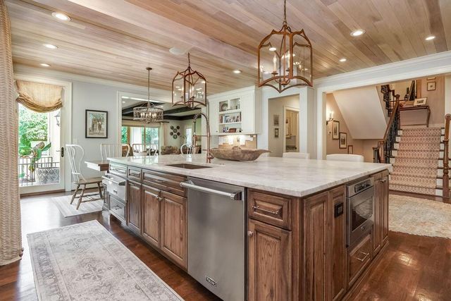 2462 Lane Road, Columbus, OH 43220
