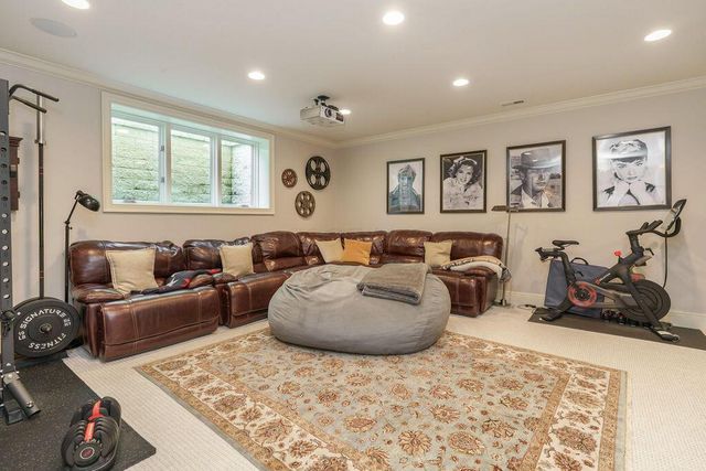 2462 Lane Road, Columbus, OH 43220