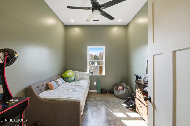 244 County Road 709, Riceville, TN 37370