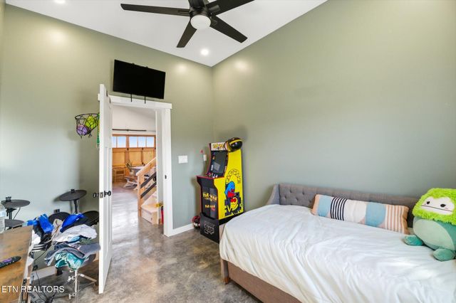 244 County Road 709, Riceville, TN 37370