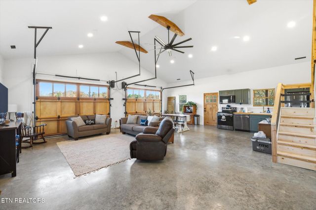 244 County Road 709, Riceville, TN 37370