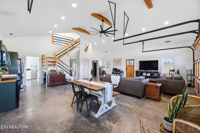 244 County Road 709, Riceville, TN 37370