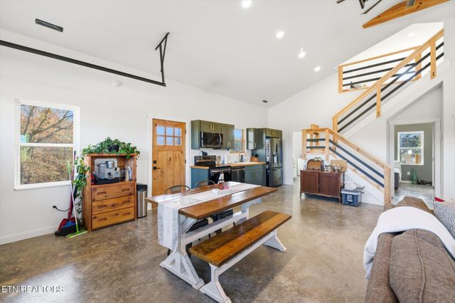 244 County Road 709, Riceville, TN 37370