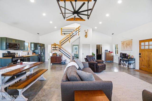 244 County Road 709, Riceville, TN 37370