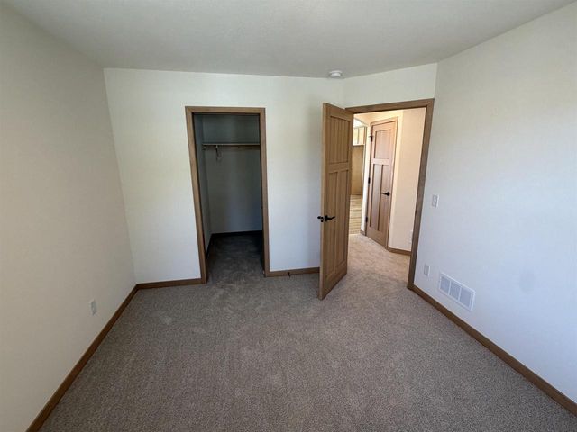 5825 Bridle Way, Madison, WI 53718