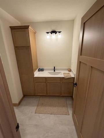 5825 Bridle Way, Madison, WI 53718