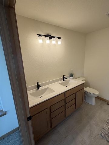 5825 Bridle Way, Madison, WI 53718