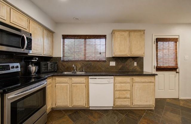 7503 Wovenwood Lane, Houston, TX 77041