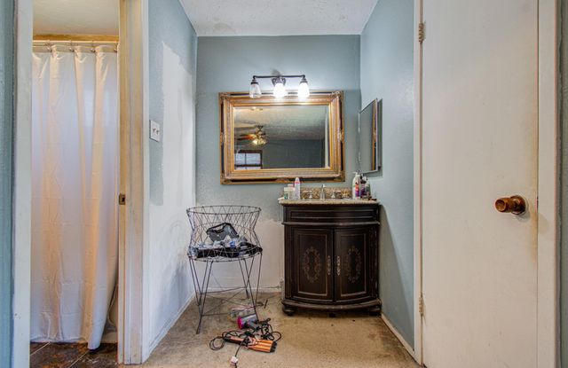 7503 Wovenwood Lane, Houston, TX 77041