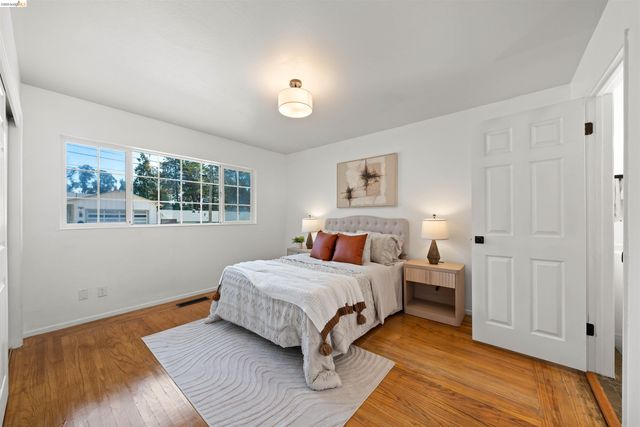 4833 Shetland Ave., Oakland, CA 94605
