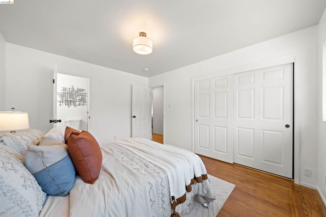 4833 Shetland Ave., Oakland, CA 94605