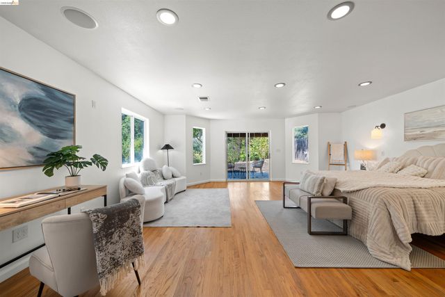 4833 Shetland Ave., Oakland, CA 94605