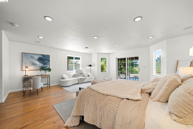 4833 Shetland Ave., Oakland, CA 94605