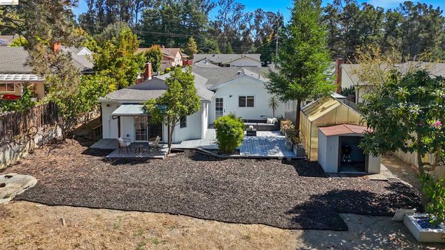 4833 Shetland Ave., Oakland, CA 94605