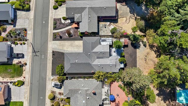 4833 Shetland Ave., Oakland, CA 94605