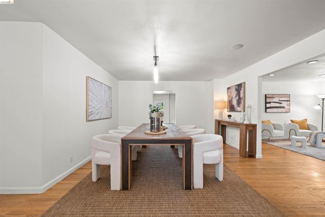 4833 Shetland Ave., Oakland, CA 94605