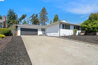 4833 Shetland Ave., Oakland, CA 94605