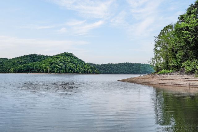 2304 Backbone Rd, Sparta, TN 38583