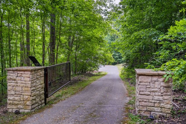 2304 Backbone Rd, Sparta, TN 38583