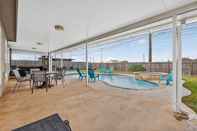 3921 Elvis Dr, Corpus Christi, TX 78414