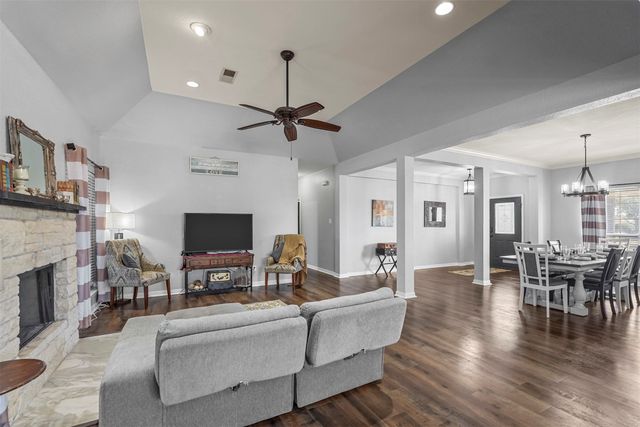 1110 Retama Park Drive, Talty, TX 75160