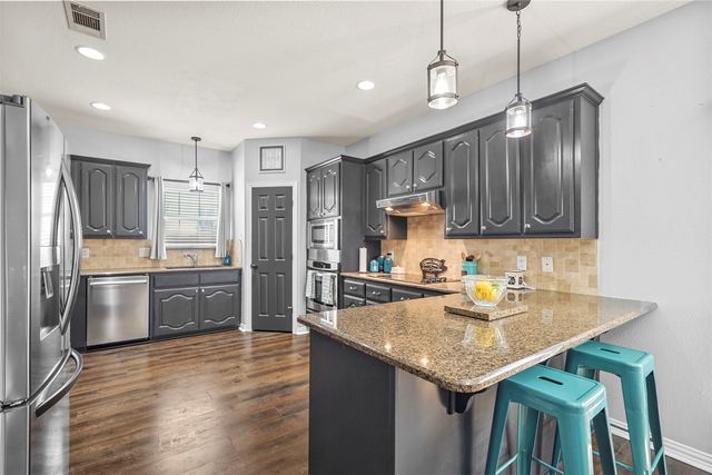 1110 Retama Park Drive, Talty, TX 75160