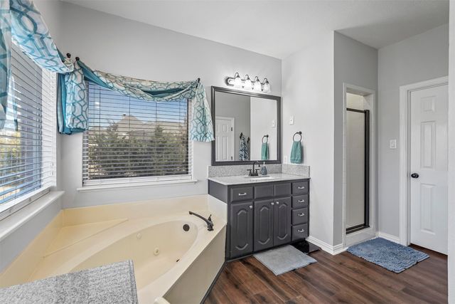 1110 Retama Park Drive, Talty, TX 75160