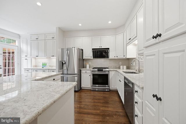 2706 PEMBSLY DR, Vienna, VA 22181