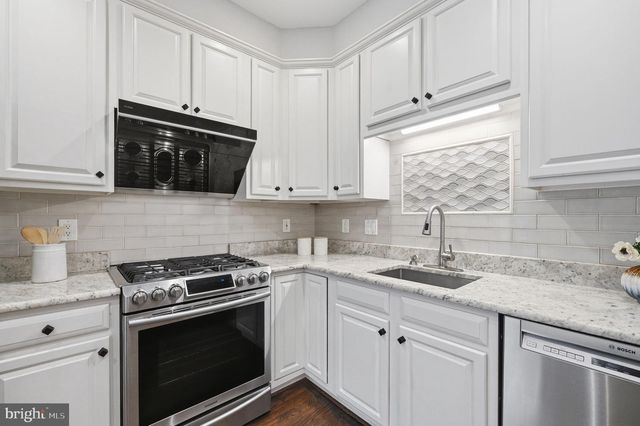 2706 PEMBSLY DR, Vienna, VA 22181