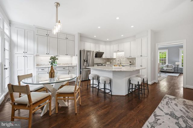 2706 PEMBSLY DR, Vienna, VA 22181