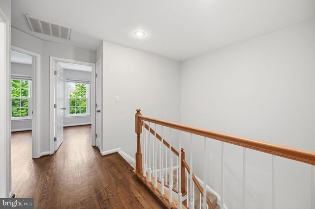 2706 PEMBSLY DR, Vienna, VA 22181