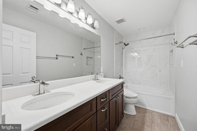 2706 PEMBSLY DR, Vienna, VA 22181