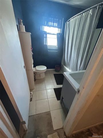 6308 Glenis Street, Taylor, MI 48180