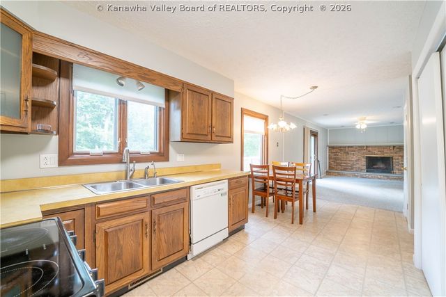 1377 Nottingham Road, Charleston, WV 25314