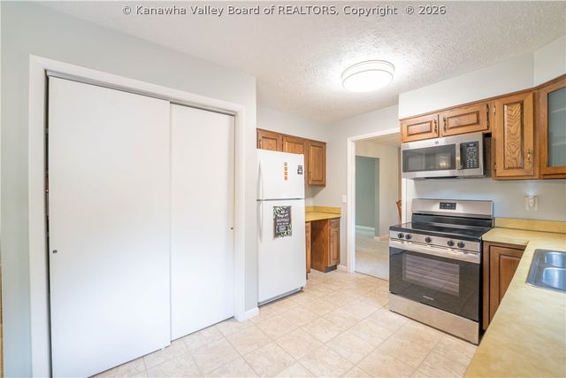 1377 Nottingham Road, Charleston, WV 25314