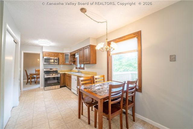 1377 Nottingham Road, Charleston, WV 25314