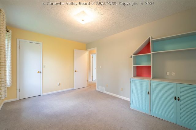 1377 Nottingham Road, Charleston, WV 25314